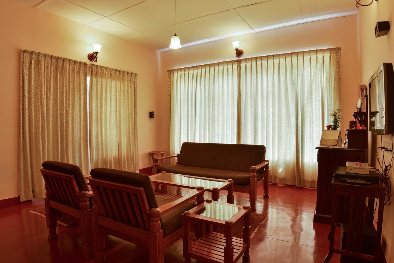 Manalar Hotel Gudalur  Buitenkant foto